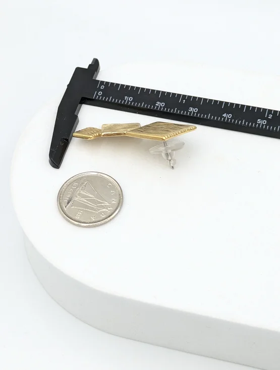 Vintage Trifari stud earrings 3 stacked textured gold tone squares - Picture 2 of 6